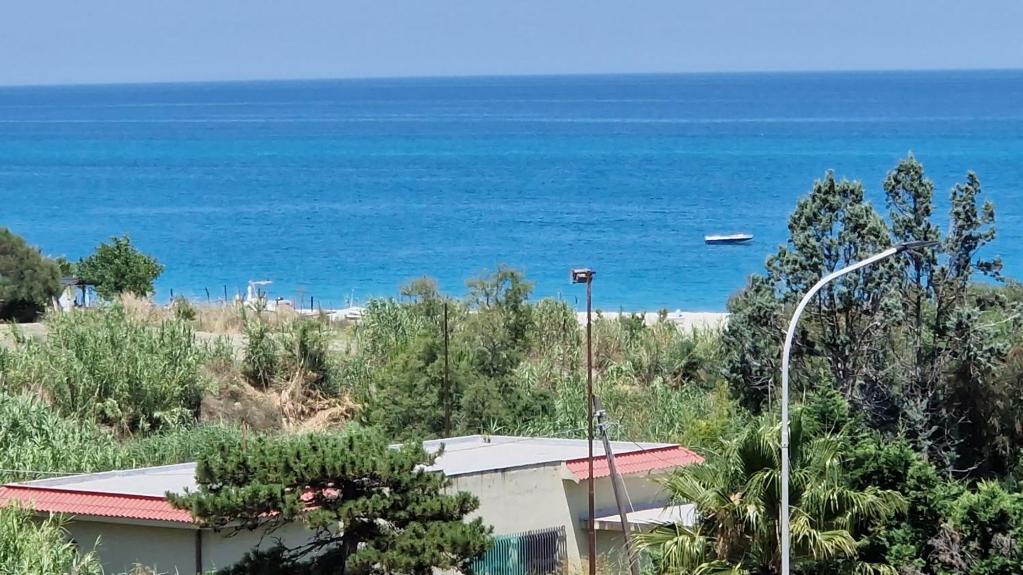 Nina'S House 2 A 300 Metri Dal Mare Apartment Santa Caterina Dello Ionio Marina Luaran gambar